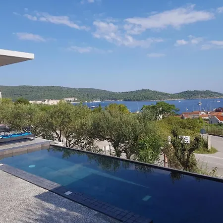Pool Seaview Little Mara Вилла