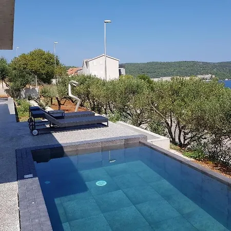 Pool Seaview Little Mara Вилла